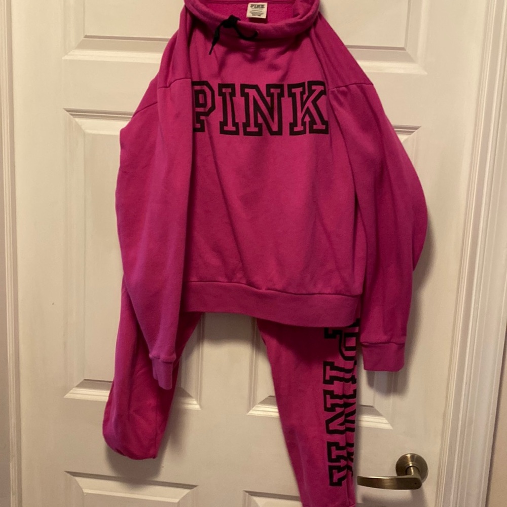 PINK ! Victoria’s Secret jog suit